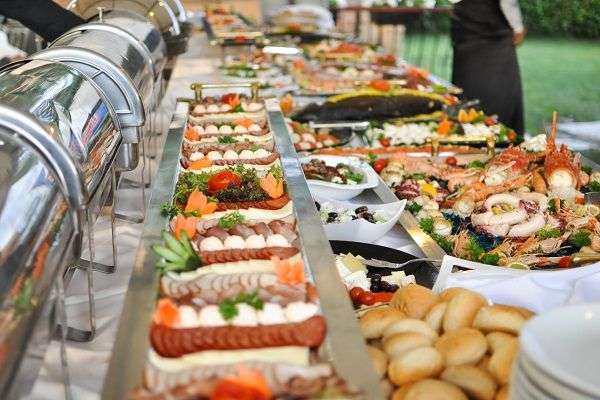 tiệc cưới buffet