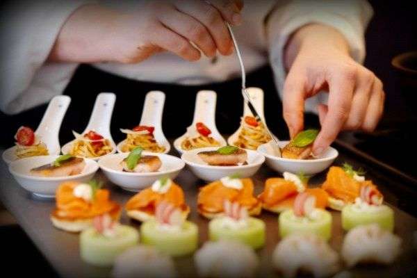 chất lượng chế biến và trang trí.